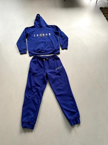 Gratis 10 riemen, Kinder kleren Air-Jordan merk 12-15 jaar  beschikbaar voor biedingen