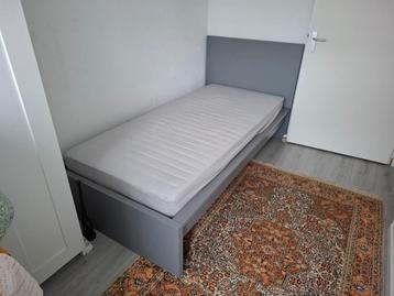 Ikea Malm bedframe - bijna nieuw! - afbeelding 2