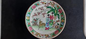 Chinees porseleinen bord (Tezuka en Yamatoku) beschikbaar voor biedingen
