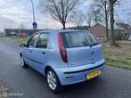 Fiat Punto 1.4-16V Dynamic*PARKEERSENSOR*CRUISE CONTROL*AIRC, Auto's, Voorwielaandrijving, Stof, Zwart, Origineel Nederlands
