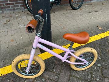 Sjoef loopfiets – roze uitvoering beschikbaar voor biedingen