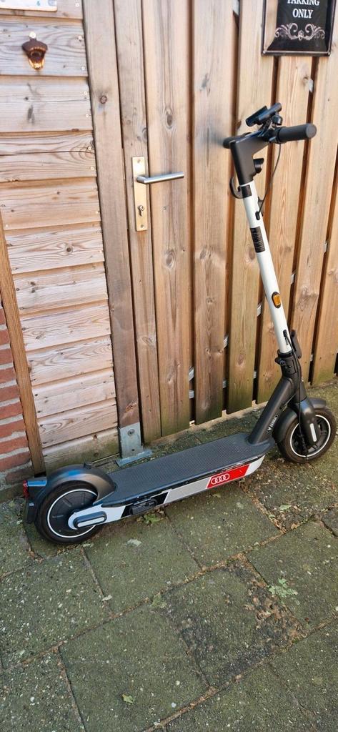 Segway maxg30 2e G  limited Audi, Fietsen en Brommers, Steps, Zo goed als nieuw, Elektrische step (E-scooter), Ophalen