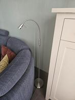 Moderne minimalistisch leeslamp, Huis en Inrichting, Lampen | Vloerlampen, 100 tot 150 cm, Ophalen of Verzenden, Zo goed als nieuw