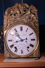 Comtoise met datum aanwijzing; harpslinger; ca 1860., Ophalen