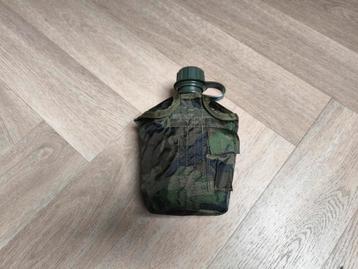 Waterfles  beschikbaar voor biedingen