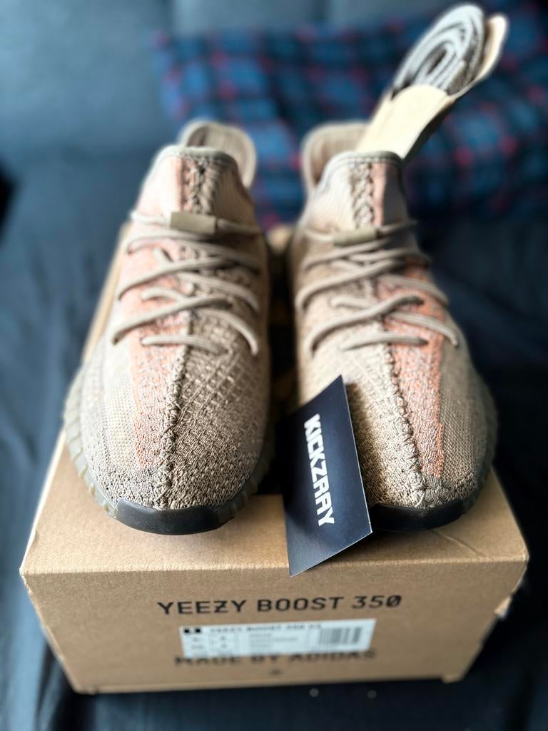 Yeezy 350 v2 Sand Taupe - 1x Gedragen, Kleding | Heren, Schoenen, Bruin, Ophalen of Verzenden, Sneakers of Gympen, Zo goed als nieuw
