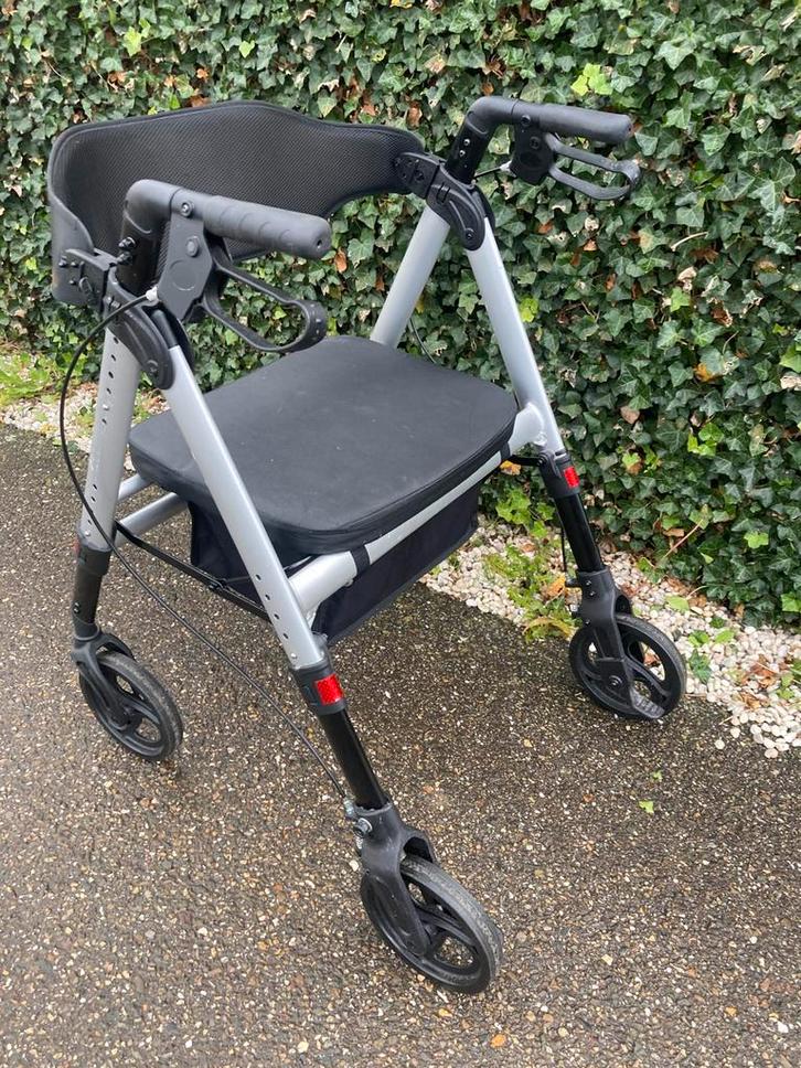 Gebruikte vermieren goliat brede rollator ( tot 200 kg ), Diversen, Rollators, Gebruikt, Ophalen