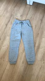 Joggingbroek grijs maat 128   Kan ook gedragen met maat 134, Verzenden, Gebruikt, Jongen of Meisje, Broek