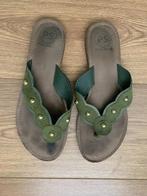 PS Poelman teenslippers met koperen studs groen maat 39, Slippers, Poelman, Ophalen of Verzenden, Zo goed als nieuw