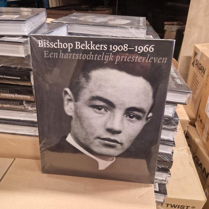 Bisschop Bekkers 1908-1966, Boeken, Biografieën, Zo goed als nieuw, Sport, Ophalen of Verzenden