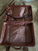 2 ouderwetse grote koffers, Sieraden, Tassen en Uiterlijk, Koffers, Ophalen, Hard kunststof, 70 cm of meer, 45 tot 55 cm