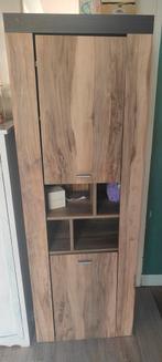 Mooie kast. Twee deuren en vakken., Ophalen, Zo goed als nieuw, 25 tot 50 cm, Minder dan 150 cm