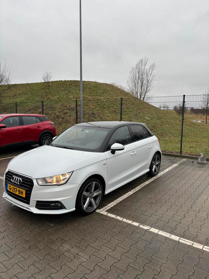 Audi A1 1.0 Tfsi Sportback, Auto's, Audi, Bedrijf, A1, Benzine, A, Hatchback, Handgeschakeld, Geïmporteerd, Wit, Voorwielaandrijving