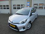 Toyota Yaris 1.5 Full Hybrid Aspiration (bj 2013, automaat), Auto's, Toyota, Euro 5, 1497 cc, Gebruikt, 4 cilinders