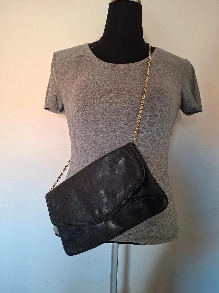 Kentz zwart kalfsleren tasje met gouden ketting, Sieraden, Tassen en Uiterlijk, Tassen | Schoudertassen, Gebruikt, Overige merken