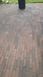 Gebruikte Klinkers - betonnen waaltjes. Gratis op te halen,, Tuin en Terras, Gebruikt, Klinkers, Ophalen of Verzenden, 10 m² of meer