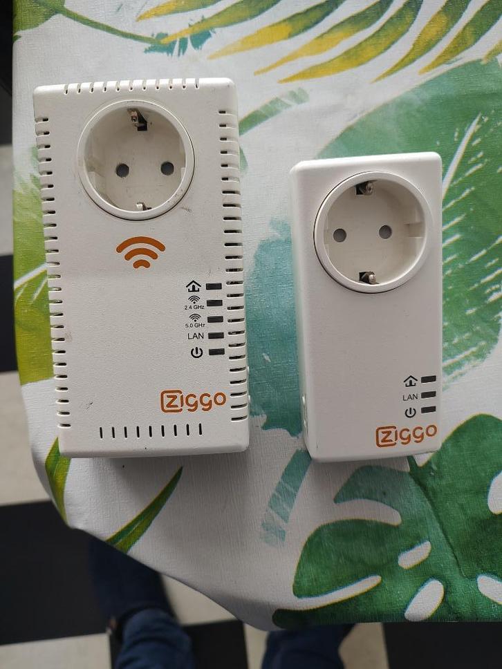 Prima werkende Ziggo WiFi versterkers adapters 2.4 en 5 Ghz, Computers en Software, WiFi-versterkers, Zo goed als nieuw, Ophalen