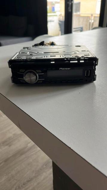 Pioneer autoradio beschikbaar voor biedingen
