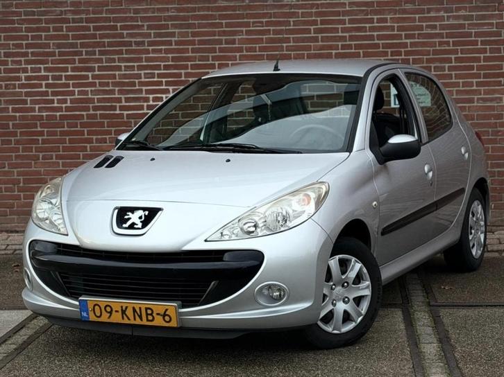 Peugeot 206+ 1.4 XS |Airco |Nieuwe Apk |PDC |NAP (bj 2010), Auto's, Peugeot, Te koop, 206+, ABS, Airbags, Airconditioning, Alarm