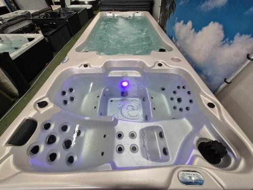 GIGANTISCHE ZWEMSPA 🏊‍♂🌴GROOTSTE SHOWROOM VAN NEDERLAND🌴, Tuin en Terras, Bubbelbaden en Hottubs, Gebruikt, Filter, Ophalen of Verzenden