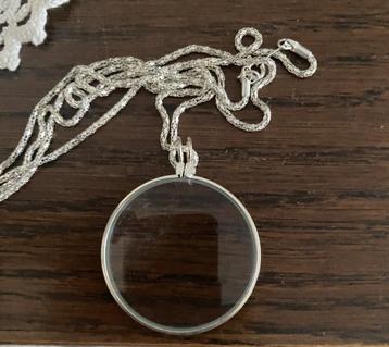 vergrootglas loep zilverkleurig aan lange ketting 93 cm beschikbaar voor biedingen