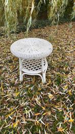 Rotan tafeltje wit, Ophalen, Gebruikt