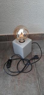 Tafellamp betonlook, Huis en Inrichting, Lampen | Tafellampen, Ophalen of Verzenden, Gebruikt, Overige materialen, Minder dan 50 cm