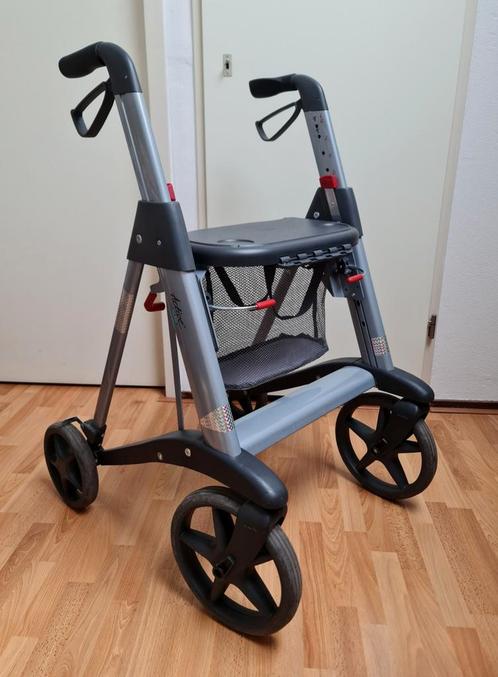Rollator Active Access lichtgewicht ANWB met mandje zgan, Diversen, Rollators, Zo goed als nieuw, Lichtgewicht, Opvouwbaar, Ophalen