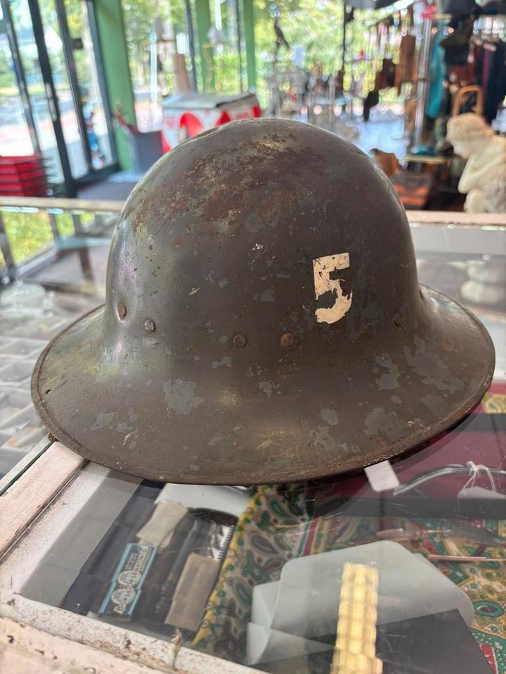 Originele Militaire Stalen Helm, Met Nummer “5”, Verzamelen, Militaria | Tweede Wereldoorlog, Landmacht, Helm of Baret, Ophalen of Verzenden
