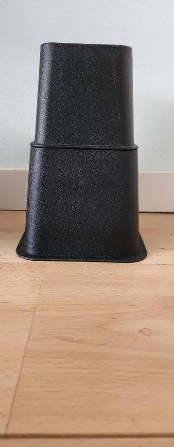 Meubel- of bedverhogers beschikbaar voor biedingen