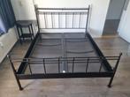 Stalen bed met bodem, Huis en Inrichting, Slaapkamer | Bedden, Ophalen, Tweepersoons, Zo goed als nieuw, 200 cm