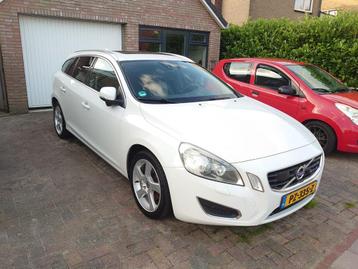 Volvo V60 D3 Start/stop 163pk 2011 Wit beschikbaar voor biedingen