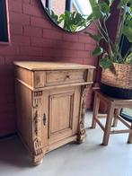 Oud grenen kastje, Ophalen