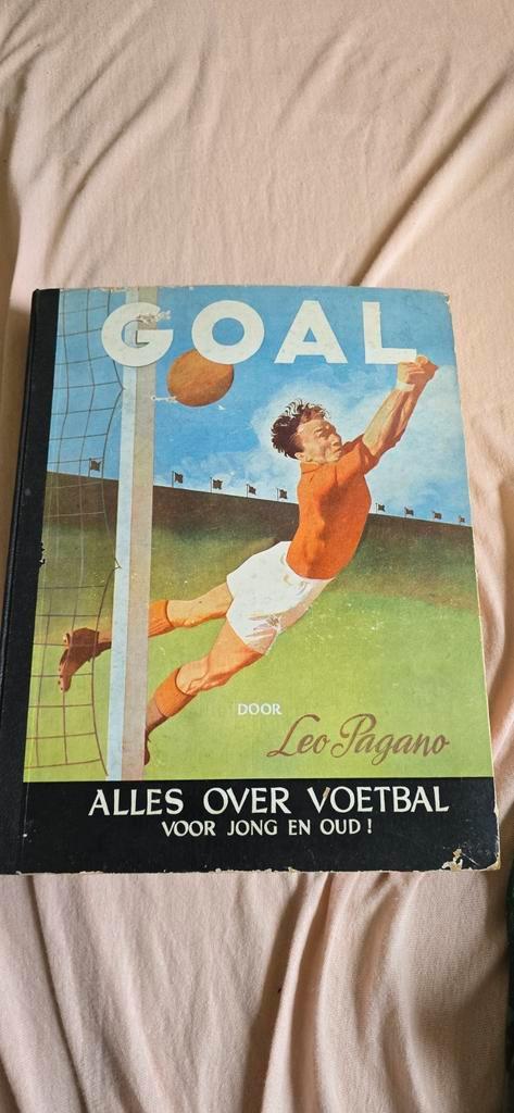 Goal! Voetbalboek 1949-1950, Leo Pagano, Boeken, Sportboeken, Gelezen, Balsport, Ophalen of Verzenden