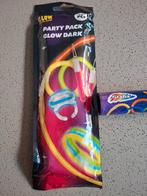 Glow in the dark party  Clown dark sticks armbandjes, Hobby en Vrije tijd, Feestartikelen, Ophalen of Verzenden, Nieuw, Feestartikel