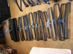 Zwarte kledinghangers en broekhangers 100 voor 10 euro, Ophalen of Verzenden, Zo goed als nieuw, Kunststof, Volwassenen