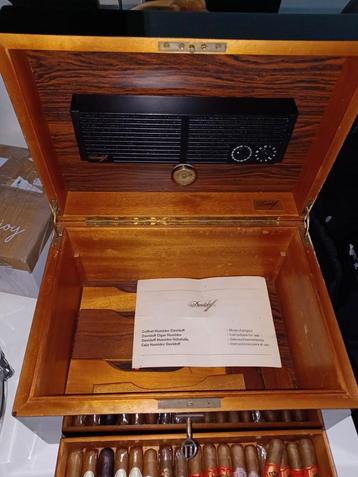 Davidoff Palissandre Rosewood. Geen sigaren inbegrepen  beschikbaar voor biedingen