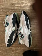 UNIEK: adidas Ozweego 'Jungle Leaf' (FZ4089) – Maat 44 2/3, Wit, Ophalen of Verzenden, Sneakers of Gympen, Adidas