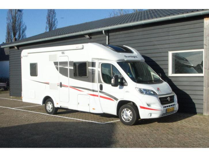 Sunlight T64 halfintegraal camper met hefbed en Frans bed, Caravans en Kamperen, Campers, Bedrijf, tot en met 4, Half-integraal
