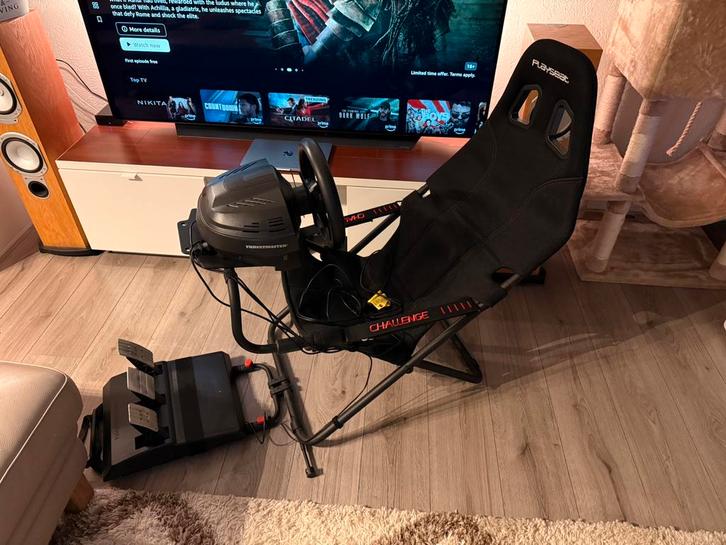 Playseat challenge +  Thrustmaster T300RS, Spelcomputers en Games, Spelcomputers | Sony PlayStation Consoles | Accessoires, Zo goed als nieuw