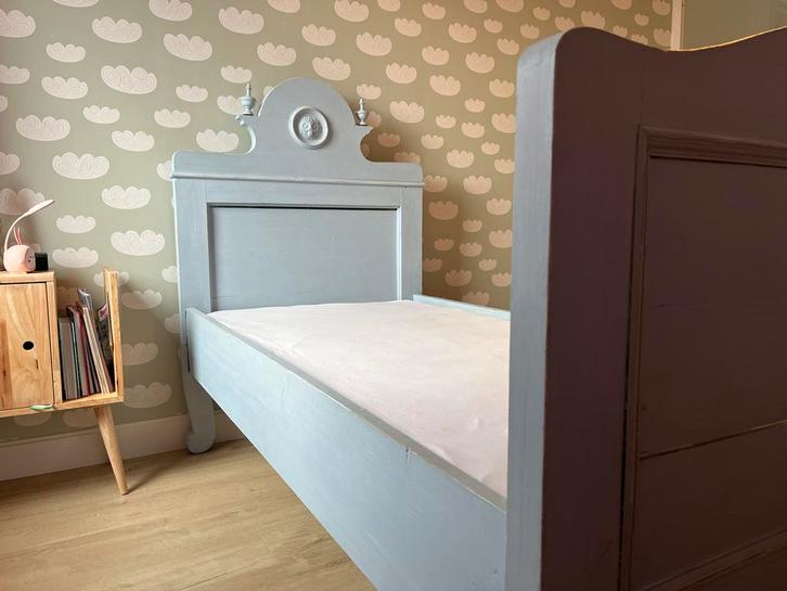 Antiek Kinderbed Brocant Stijl, Huis en Inrichting, Slaapkamer | Bedden, Gebruikt, Eenpersoons, 90 cm, 190 cm of minder, Hout