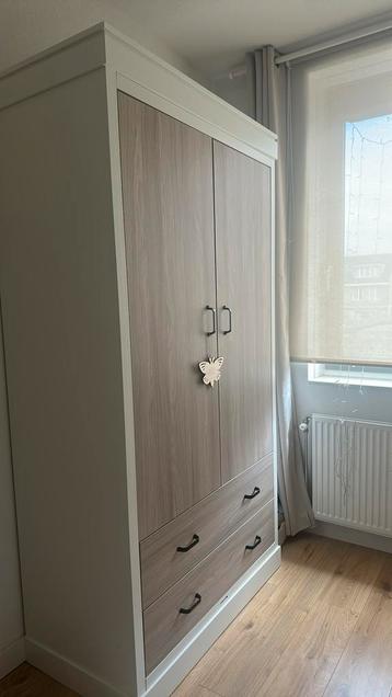 Klerenkast en commode set baby  beschikbaar voor biedingen