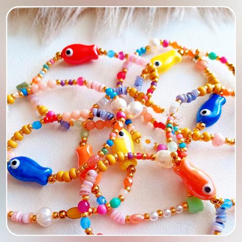 Nieuw! Gezellige armbandjes met keramiek visje, Sieraden, Tassen en Uiterlijk, Armbanden, Nieuw, Goud, Ophalen of Verzenden