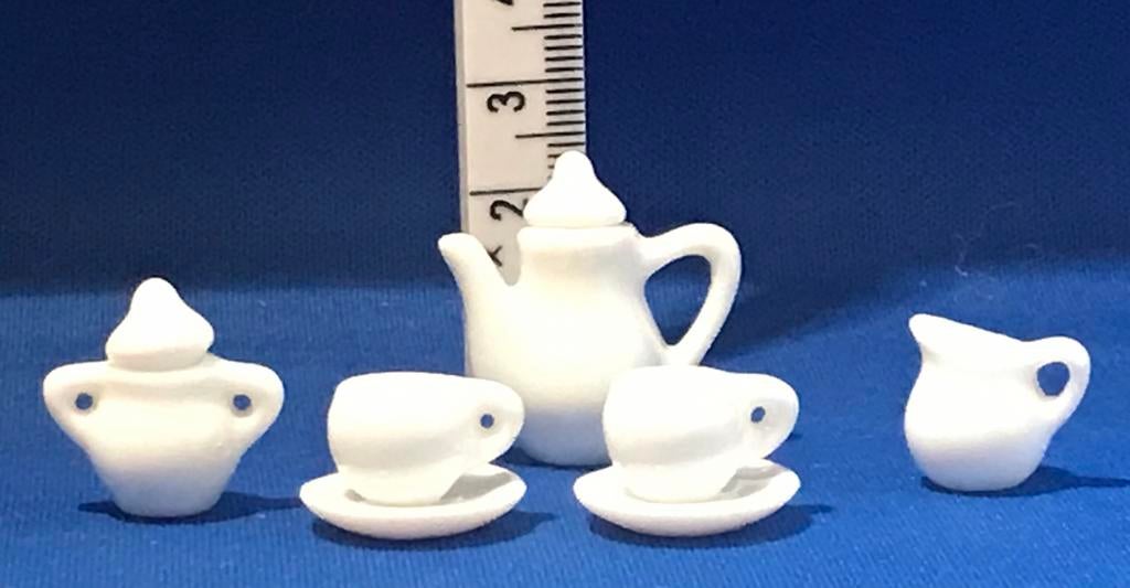 Poppenhuis theepot met kop schotels suiker pot en melk kan, Ophalen, Zo goed als nieuw, Poppenhuis