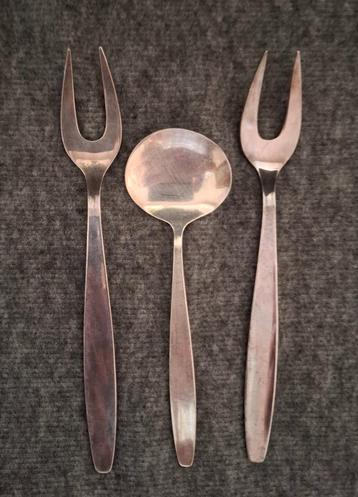 2 vleesvorkjes, 1 lepeltje beschikbaar voor biedingen