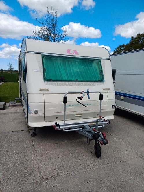 Nette Adria Unica 462 DS caravan., Caravans en Kamperen, Caravans, Particulier, tot en met 4, Treinzit, Adria, Disselslot, Fietsenrek
