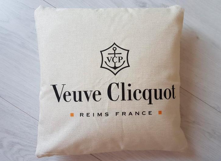 Veuve Clicquot Linnen Dubbelzijdige Kussenhoezen., Huis en Inrichting, Woonaccessoires | Kussens, Nieuw, Wit, Vierkant, Ophalen of Verzenden