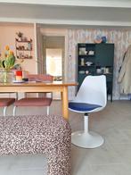 2 Eetkamerstoelen reproductie van een tulp stoel, Huis en Inrichting, Stoelen, Modern retro, Metaal, Twee, Wit