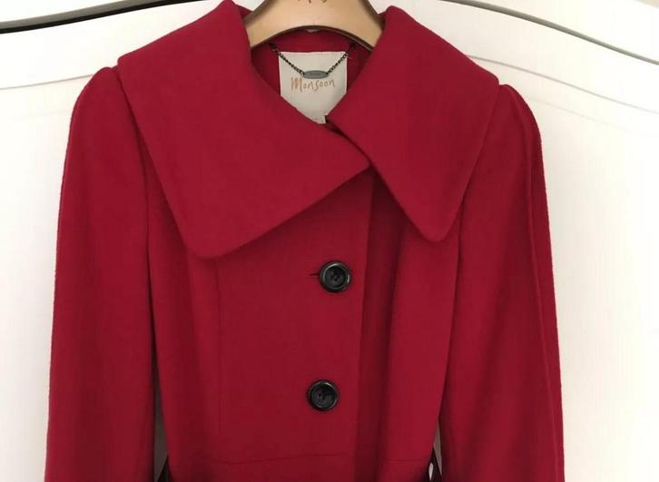 Monsoon dames rode wollen jas maat 42, Kleding | Dames, Jassen | Winter, Zo goed als nieuw, Maat 42/44 (L), Rood, Ophalen of Verzenden