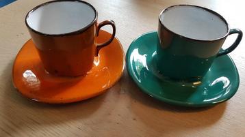 vintage keramische kop en schotels jaren 70 beschikbaar voor biedingen